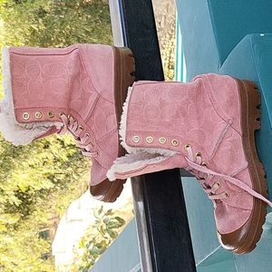 Coach fur boots pre loved 🚫Non-negotiable